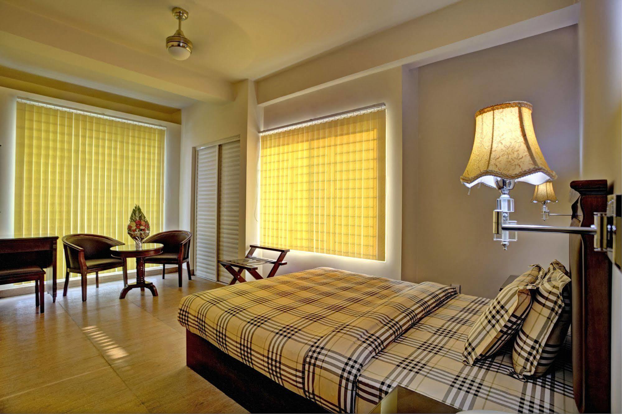 La Rose Hotel Sylhet Dış mekan fotoğraf
