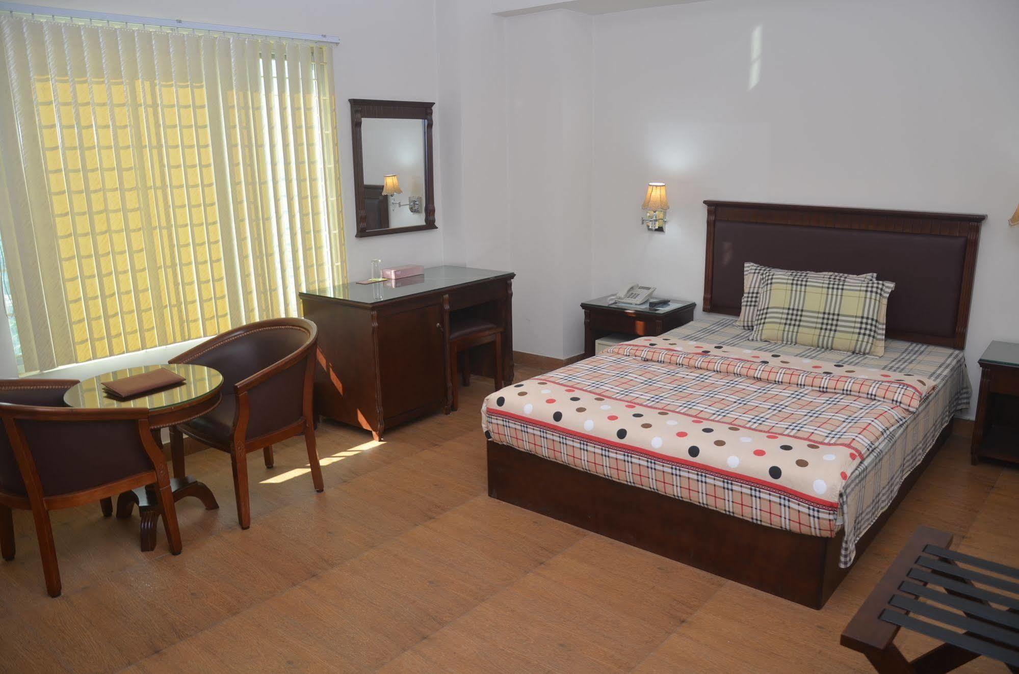La Rose Hotel Sylhet Dış mekan fotoğraf