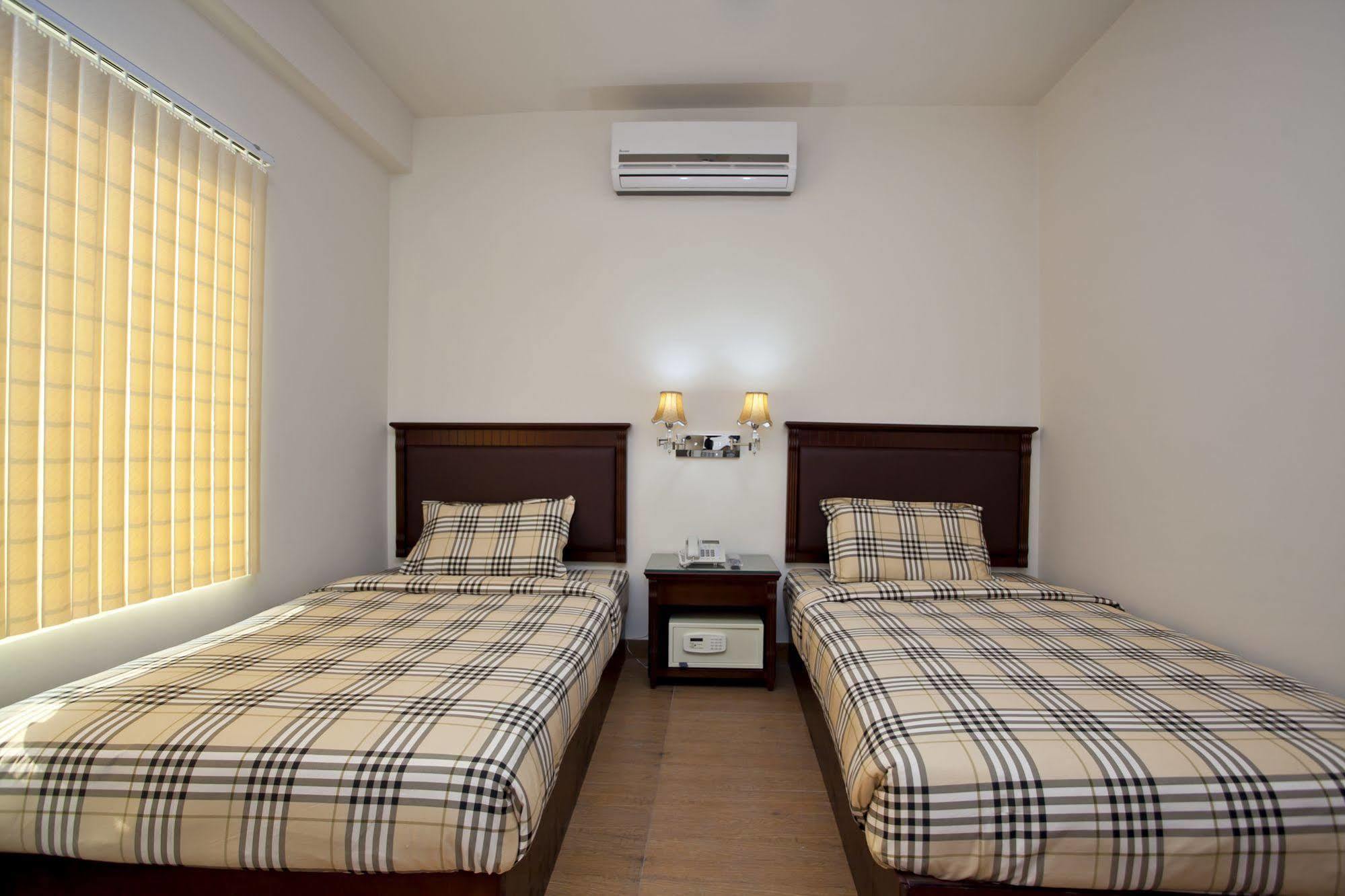 La Rose Hotel Sylhet Dış mekan fotoğraf