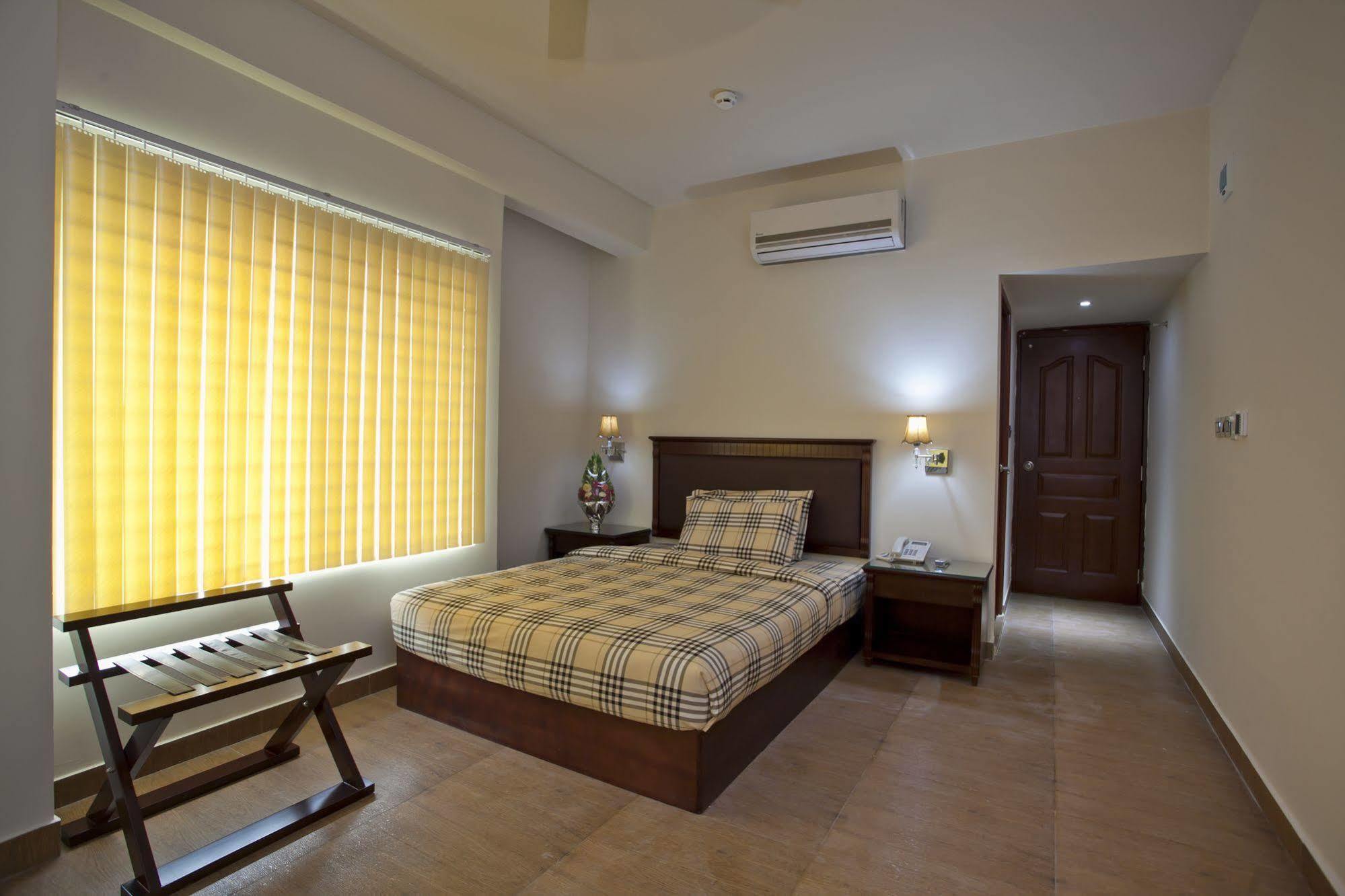 La Rose Hotel Sylhet Dış mekan fotoğraf